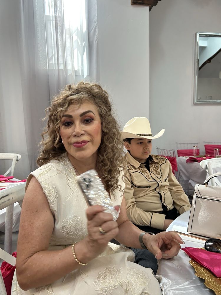 Salon De Belleza Mary Logo
