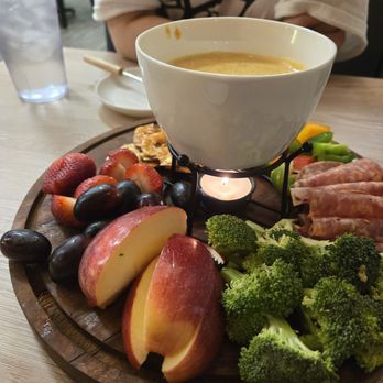 Bonnie's Bread & Butter - Fondue Near Me - Chandler, Arizona