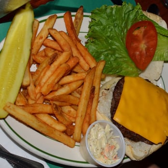 Mannion's Pub & Restaurant - Cheeseburger deluxe (u$9) - American Near Me - Somerville, New Jersey