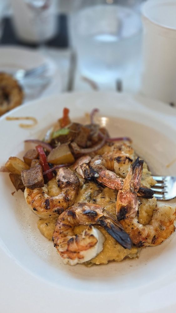 Social spots from Doc's Wine & Food