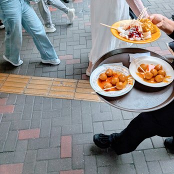 通達食店 - Curry Fish Balls + Rice Rolls - Food Stands Near Me - Hong Kong, HK