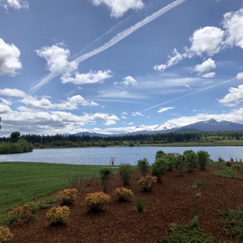 Black Butte Ranch - Outside Seating - Golf Near Me - Sisters, Oregon