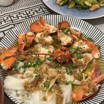 August Gatherings - Garlic Lobster with rice noodle - Cantonese Near Me - New York, New York August Gatherings - Garlic Lobster with rice noodle - Cantonese Near Me - New York, New York