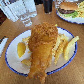 Berties Proper Fish & Chips - Fish and chips - Fish & Chips Near Me - Edinburgh, EDH Berties Proper Fish & Chips - Fish and chips - Fish & Chips Near Me - Edinburgh, EDH