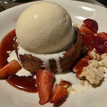 Parkers' Lighthouse - Warm butter cake.... A must! - Seafood Near Me - Long Beach, California Parkers' Lighthouse - Warm butter cake.... A must! - Seafood Near Me - Long Beach, California