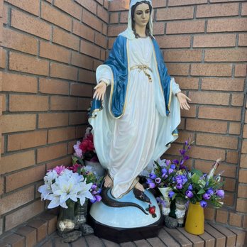 St Thomas More Church - Blessed Mother statue - Churches Near Me - Rialto, California St Thomas More Church - Blessed Mother statue - Churches Near Me - Rialto, California