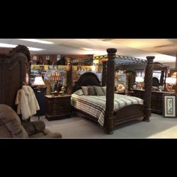 Casa Grande Consignment - King size bedroom set