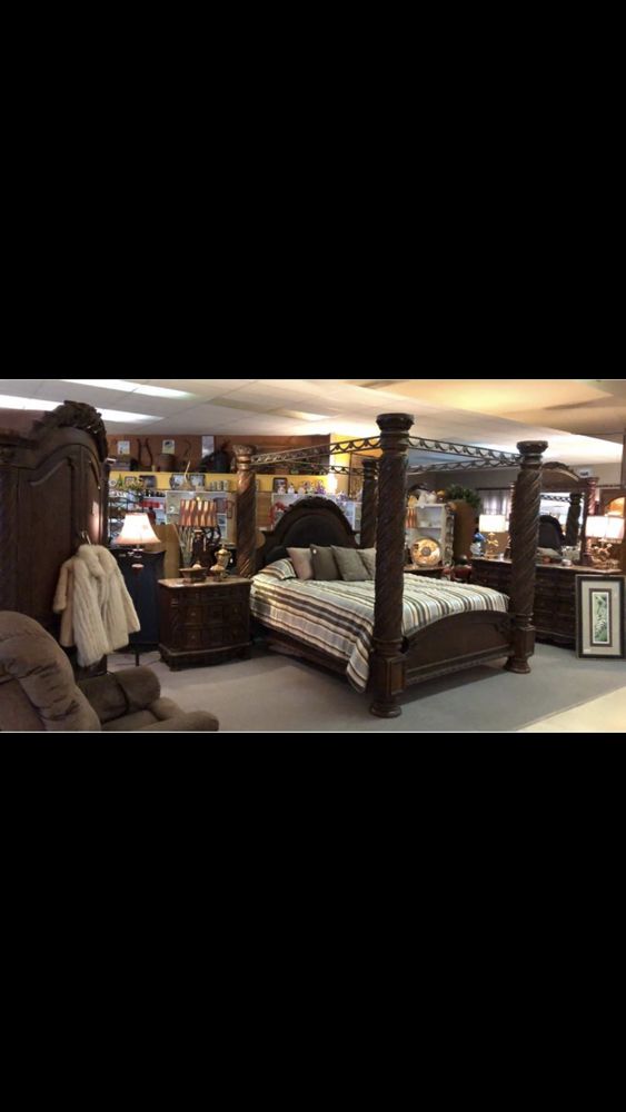 CASA GRANDE CONSIGNMENT Updated September 2024 38 Photos 315 N