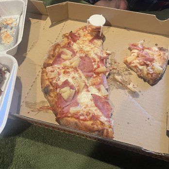 Pinball Pizza - Pinapple and ham pizza - Pizza Near Me - Burbank, California Pinball Pizza - Pinapple and ham pizza - Pizza Near Me - Burbank, California
