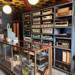 Off The Record Vinyl and Vintage - Vintage hifi heaven