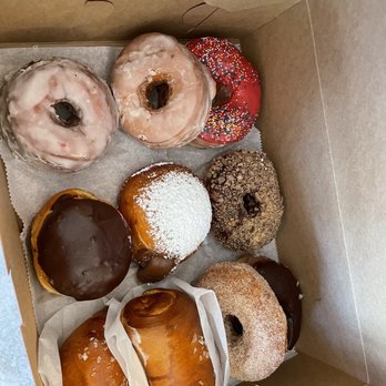 Tepuy Doughnuts - Vanilla glazed, strawberry, Reese's, Nutella filled, Boston cream pie, cinnamon, chocolate glazed - Donuts Near Me - Raleigh, North Carolina