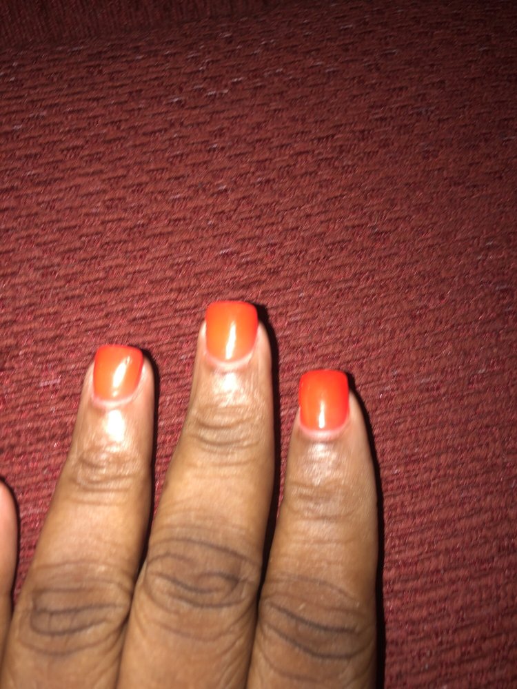 Lilly Nails Logo