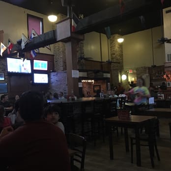 Boondoggles Pub - Bars Near Me - El Lago, Texas