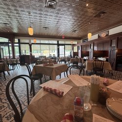 Ted's Montana Grill - Seating