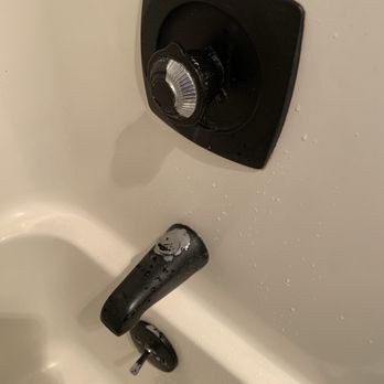 LOGE Bend - Instead of painting it why not buy new fixtures - Hotels Near Me - Bend, Oregon LOGE Bend - Instead of painting it why not buy new fixtures - Hotels Near Me - Bend, Oregon