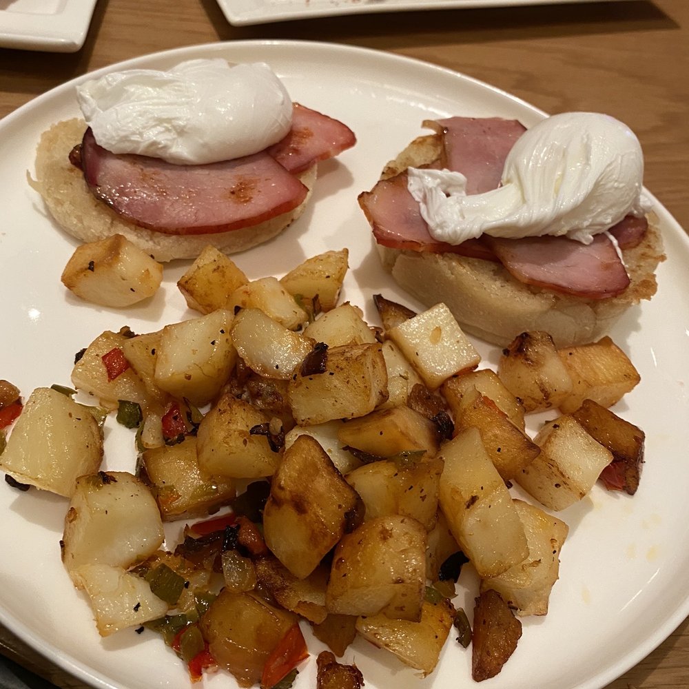 Serrano Vista Cafe - TRADITIONAL EGGS BENEDICT - Cafes Near Me - S Highland, California Serrano Vista Cafe - TRADITIONAL EGGS BENEDICT - Cafes Near Me - S Highland, California