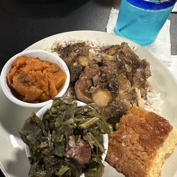 Deja Blue - Ox tails, greens ,yams and corn bread - Music Venues Near Me - Seaside, California