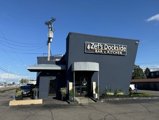 Zef's Dockside Bar + Kitchen by null