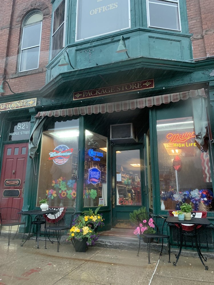 Doyle's Package Store Logo
