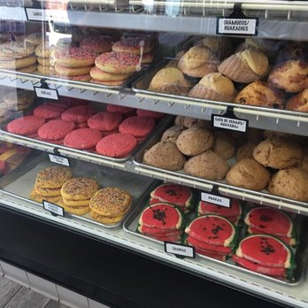 Panaderia Gudiño - The name tags on the front. - Mexican Near Me - San Jose, California