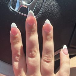 Pella Nails - French tips
