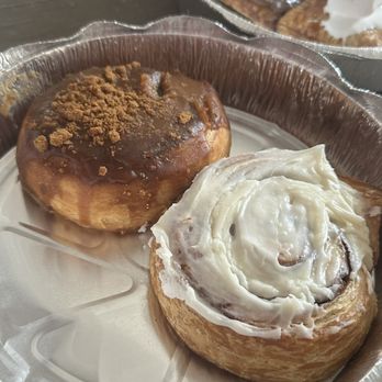 Sweet Buns - Cookie butter and cinamon buns - Breakfast & Brunch Near Me - Englishtown, New Jersey Sweet Buns - Cookie butter and cinamon buns - Breakfast & Brunch Near Me - Englishtown, New Jersey