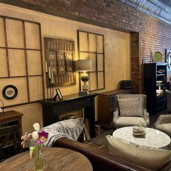 Batter Up Bistro - Seating area