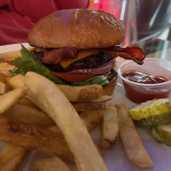 Auburn Alehouse - Burger. Super juicy and perfect size. - American Near Me - Auburn, California