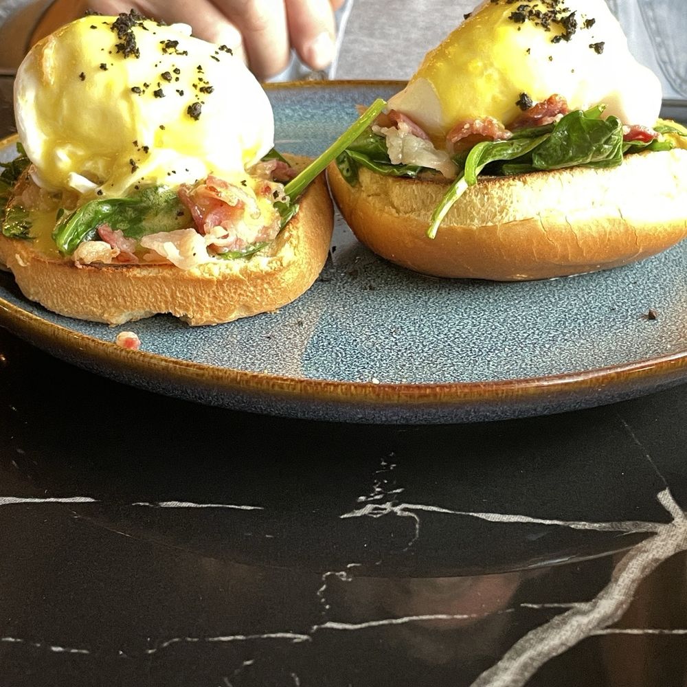 Flourish Cafe - Hamburger roll eggs Benedict with barely any hollandaise - Cafes Near Me - Holland, Pennsylvania Flourish Cafe - Hamburger roll eggs Benedict with barely any hollandaise - Cafes Near Me - Holland, Pennsylvania