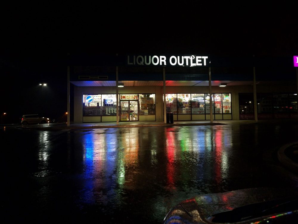Liquor Outlet Logo