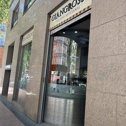 Giangrossi - Entrance