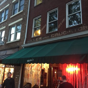 Miller's Downtown - American Near Me - Charlottesville, Virginia