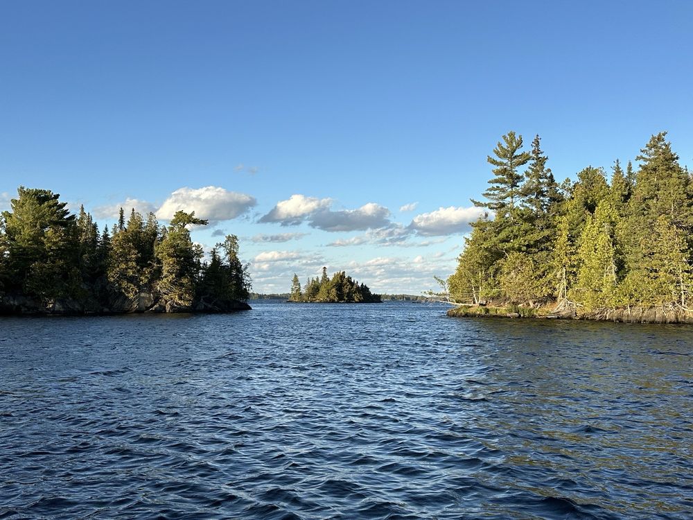 Voyageurs Outfitters Logo