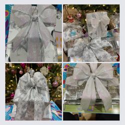 K's Gift Wrapping Services - Beautiful gift-wrapped presents add beauty under the tree.