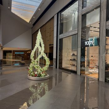 The Shops at Riverside - Shopping Centers Near Me - Hackensack, New Jersey