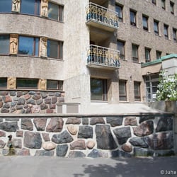 Lastenlinna - Lastenlinna on lasten sairaala Helsingin Taka-Töölössä Lastenklinikan lähellä.