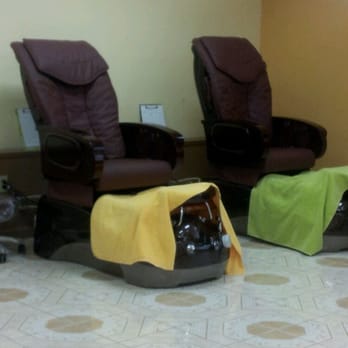 Friendly Nails - Spa chairs are pretty comfy - Nail Salons Near Me - South Gate, California Friendly Nails - Spa chairs are pretty comfy - Nail Salons Near Me - South Gate, California