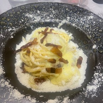 Ristorante Vladimiro - Carbonara pasta - Italian Near Me - Rome, RM