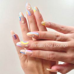 The almond is one of the most popular nail shapes in 2022 !