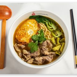 Loc Noodle & Dumpling Bar - Sauerkraut beef noodle 老坛酸菜牛肉面