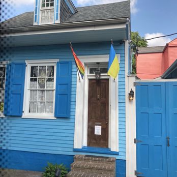 VIP City Tours - One of many beautiful historic homes in New Orleans - Historical Tours Near Me - New Orleans, Louisiana VIP City Tours - One of many beautiful historic homes in New Orleans - Historical Tours Near Me - New Orleans, Louisiana