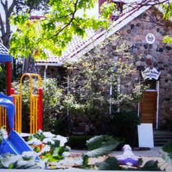 Stone School Cooperative Nursery - We are dedicated to creating a joyful introduction to school for our children.  Ages 33 months to 6 years old.