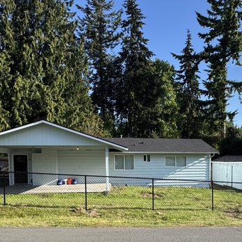 Pecks Property Pro - Entire Exterior Painting & Fence Install - Painters Near Me Pecks Property Pro - Entire Exterior Painting & Fence Install - Painters Near Me