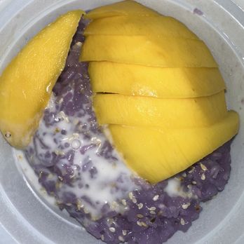 Thai Town - Mango with sticky rice - Thai Near Me - Wheeling, Illinois