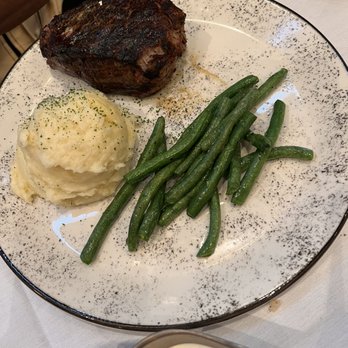 Eddie Merlot's - Filet Mignon - Seafood Near Me - Boston, Massachusetts Eddie Merlot's - Filet Mignon - Seafood Near Me - Boston, Massachusetts