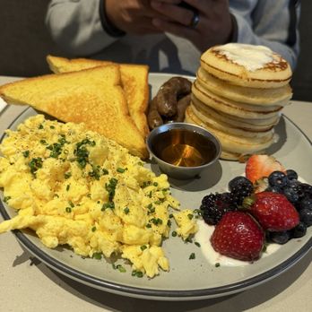 EVA’s - Hightower - Fruits & Veggies Near Me - Montreal, Quebec EVA’s - Hightower - Fruits & Veggies Near Me - Montreal, Quebec
