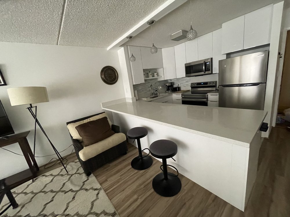 Slide of Renova Hawaii Home