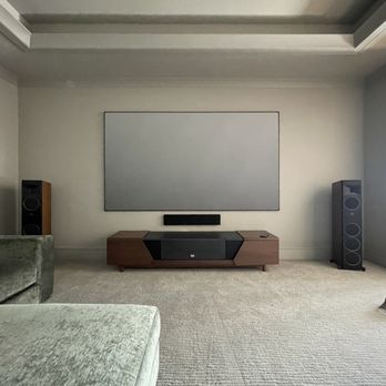 Home Theater Dreams - 133 in screen innovation screen - Home Theatre Installation Near Me Home Theater Dreams - 133 in screen innovation screen - Home Theatre Installation Near Me