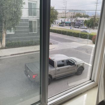 Colony Inn - Tear in screen - Hotels Near Me - North Hollywood, California