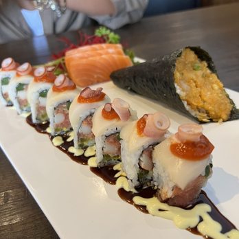 Sake Asian Fusion - Kraken roll ! Sooo good ! - Sushi Bars Near Me - Jacksonville, North Carolina